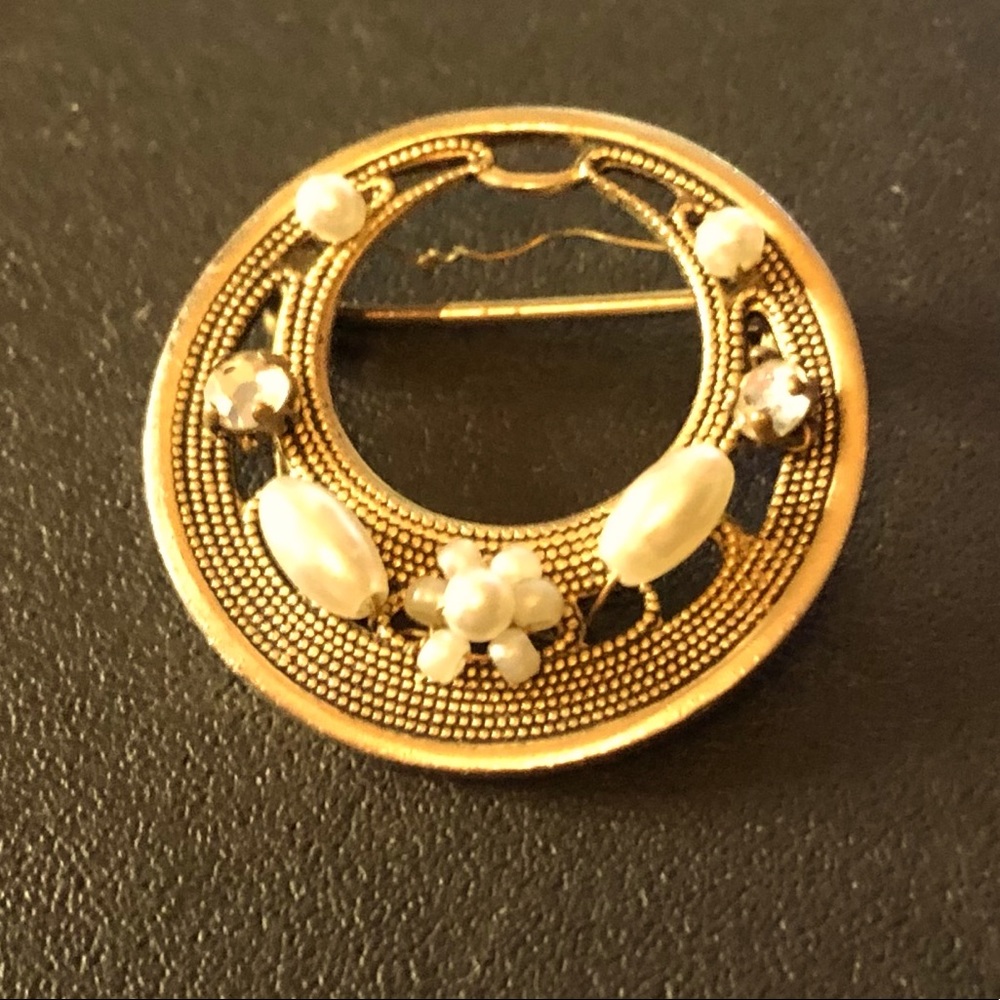 Artisan Made Brooch - Picture 1 of 1